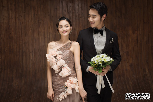 结婚喜讯怎么写  结婚喜讯写法.png