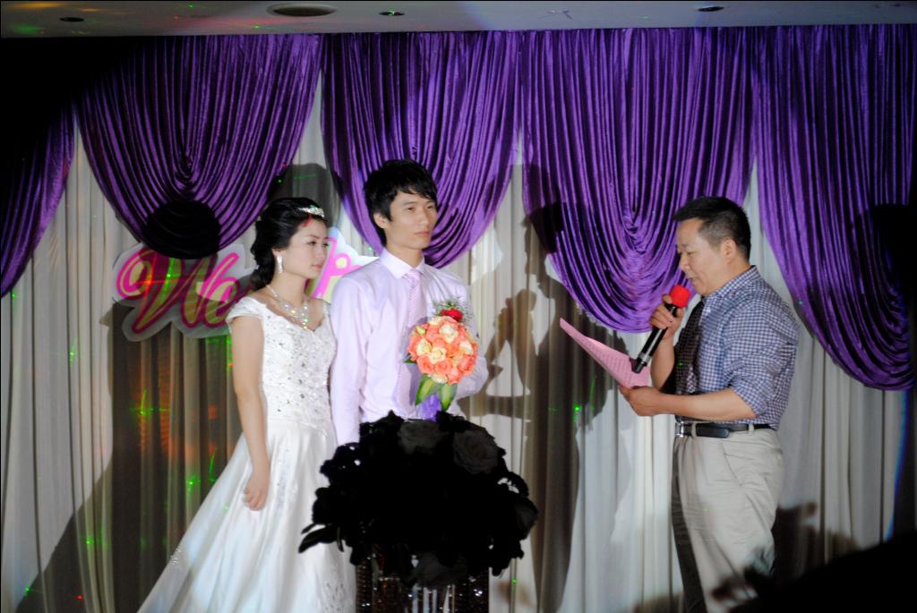 婚礼证婚人发言稿.jpg